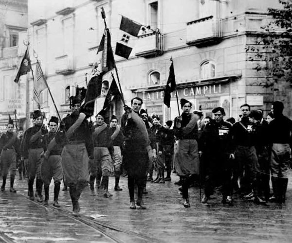 Perché leggere Marcia su Roma e dintorni di Emilio Lussu