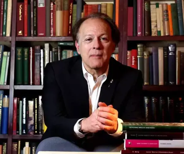 Le «celestiali lungaggini» di Javier Marías