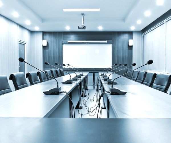 Il Responsabile e il Dissidente. Dialogo tragicomico sulla mutazione dell’università