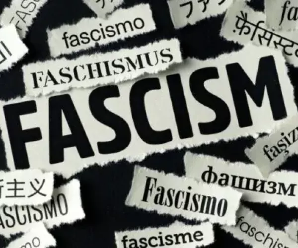 Il grande rimosso: post-fascismo o neofascismo?