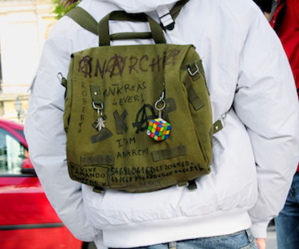 Portare a spasso il canone. (Uno stress test alla Letteratura italiana)