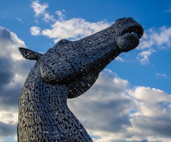 Di draghi, poemetti e cavalle storne