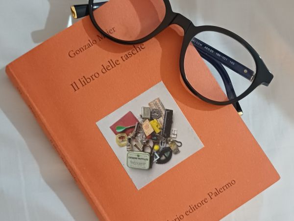 Frugare nelle tasche