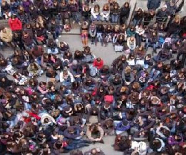 Le proteste studentesche. La letteratura contemporanea, gli studenti, un’autogestione