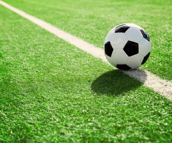 Il testo regolativo sta a Stefano Benni, come il calcio sta alla palla strada