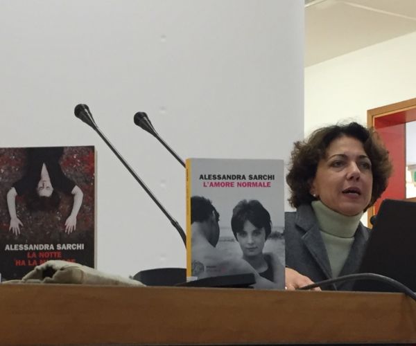 La mutazione del corpo e la scissione dell’io: leggere a scuola “La notte ha la mia voce” di Alessandra Sarchi