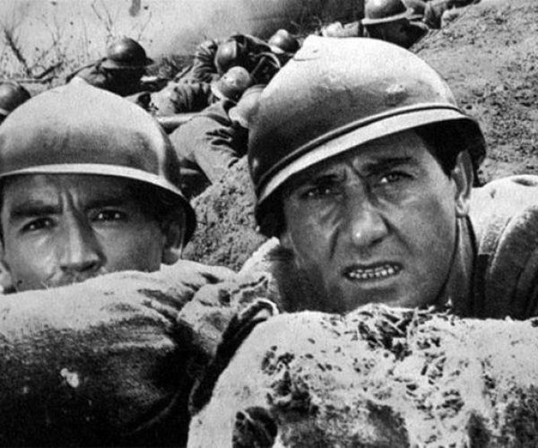 À la guerre comme à la guerre. Notazioni sparse sulla distanza vista da vicino