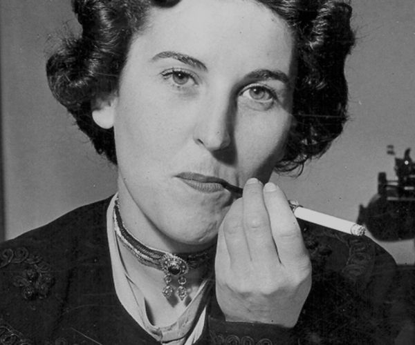Una conoscenza inutile? Due poesie di Charlotte Delbo per il Giorno della Memoria
