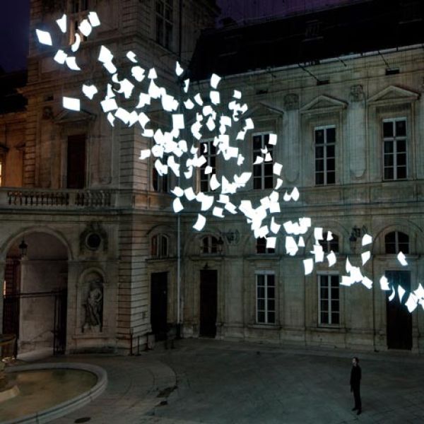 bourrasque-by-paul-cocksedge-lyon-france-1